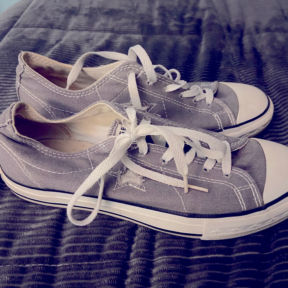 Grey converse women’s size 8
